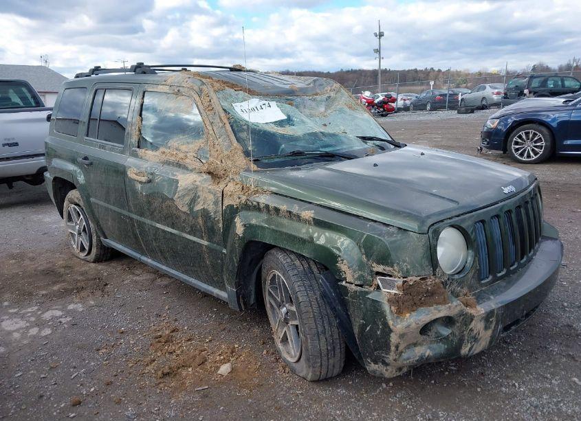 2008 Jeep Patriot SPORT (VIN 1J8FF28W18D710597) main photo