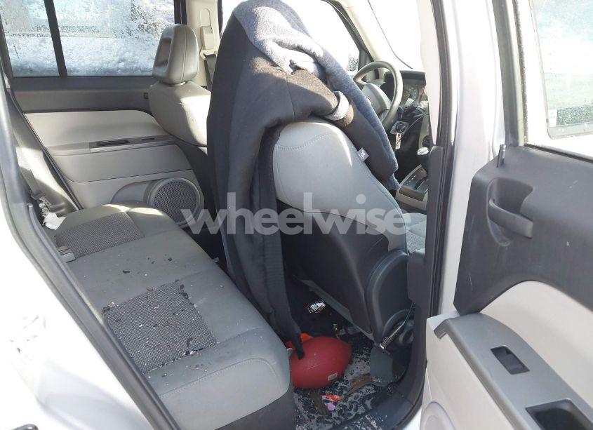 Photo 8 of 2007 Jeep Patriot SPORT (VIN 1J8FF28W27D312023)