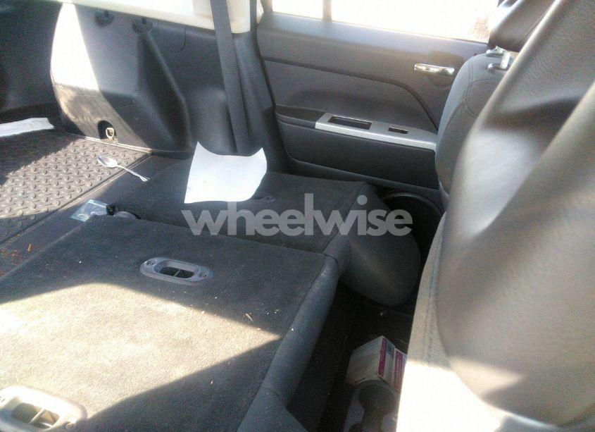 Photo 8 of 2008 Jeep Patriot SPORT (VIN 1J8FF28W28D537012)