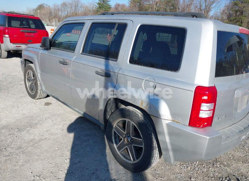 Photo 3 of 2008 Jeep Patriot SPORT (VIN 1J8FF28W28D701794)