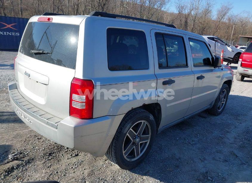 Photo 4 of 2008 Jeep Patriot SPORT (VIN 1J8FF28W28D701794)