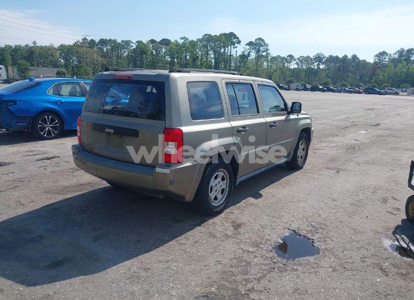 Photo 4 of 2008 Jeep Patriot SPORT (VIN 1J8FF28W38D700492)
