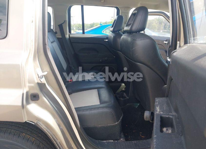 Photo 8 of 2008 Jeep Patriot SPORT (VIN 1J8FF28W38D700492)