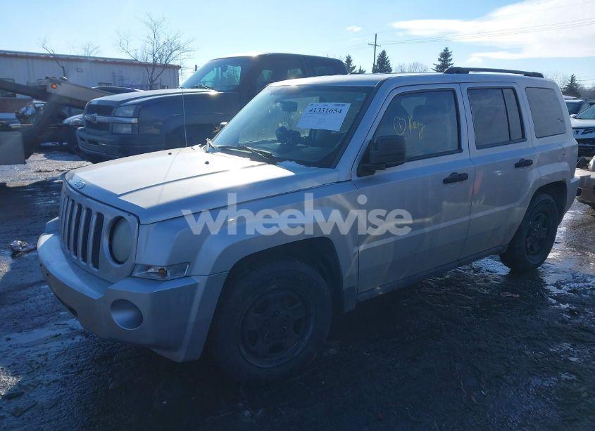 Photo 2 of 2008 Jeep Patriot SPORT (VIN 1J8FF28W48D647382)