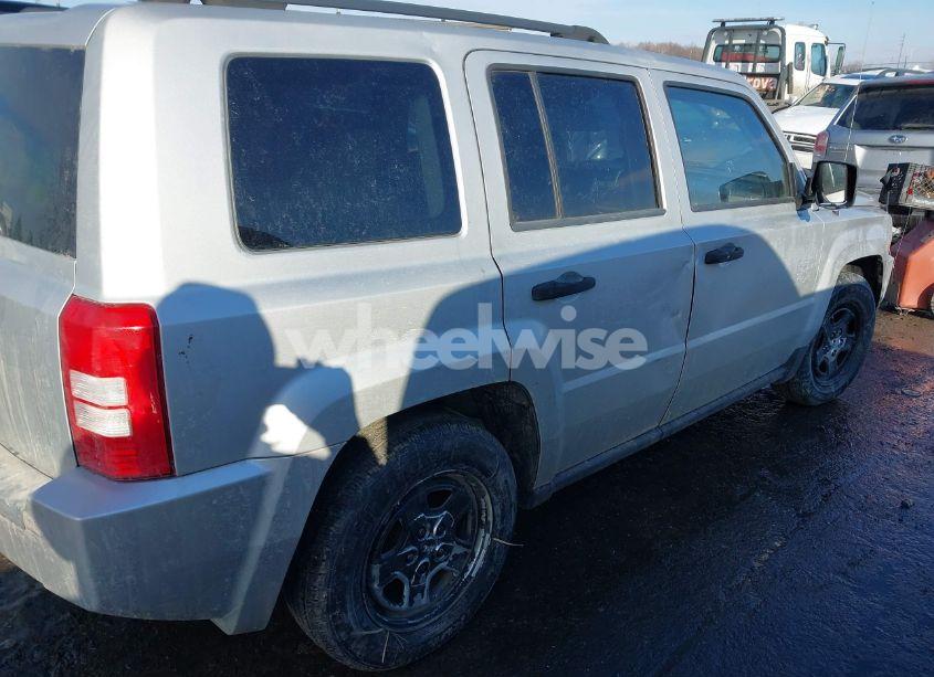 Photo 4 of 2008 Jeep Patriot SPORT (VIN 1J8FF28W48D647382)