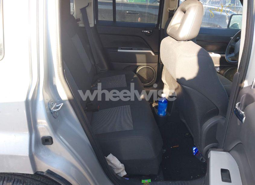 Photo 8 of 2008 Jeep Patriot SPORT (VIN 1J8FF28W48D647382)