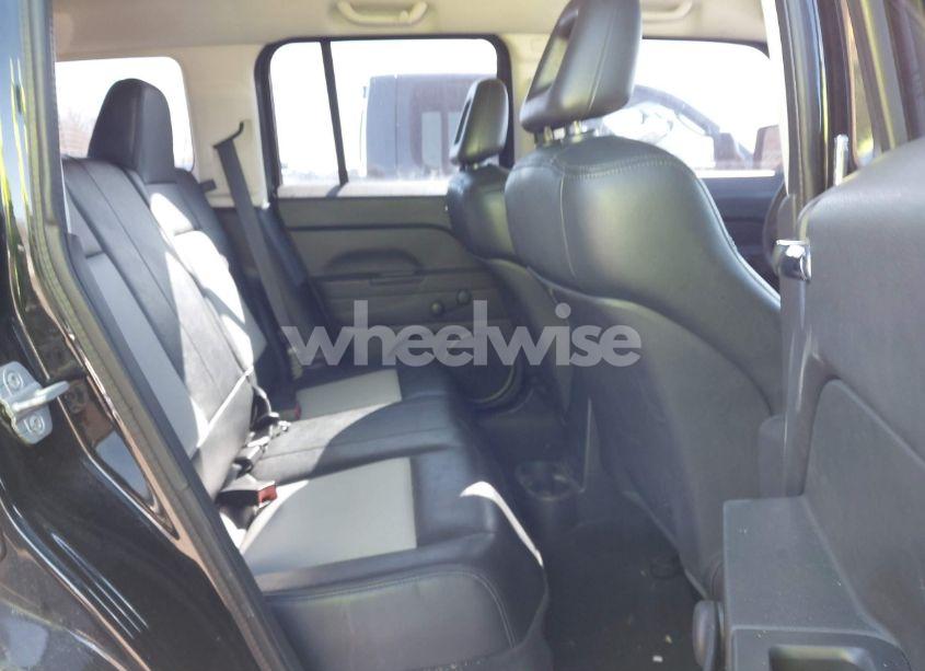 Photo 8 of 2008 Jeep Patriot SPORT (VIN 1J8FF28W58D569808)