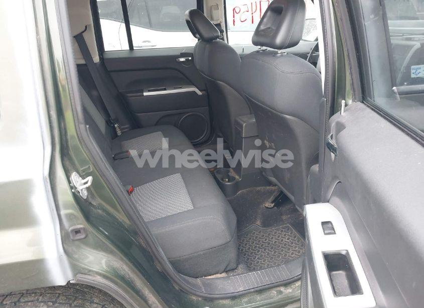 Photo 8 of 2008 Jeep Patriot SPORT (VIN 1J8FF28W68D577660)