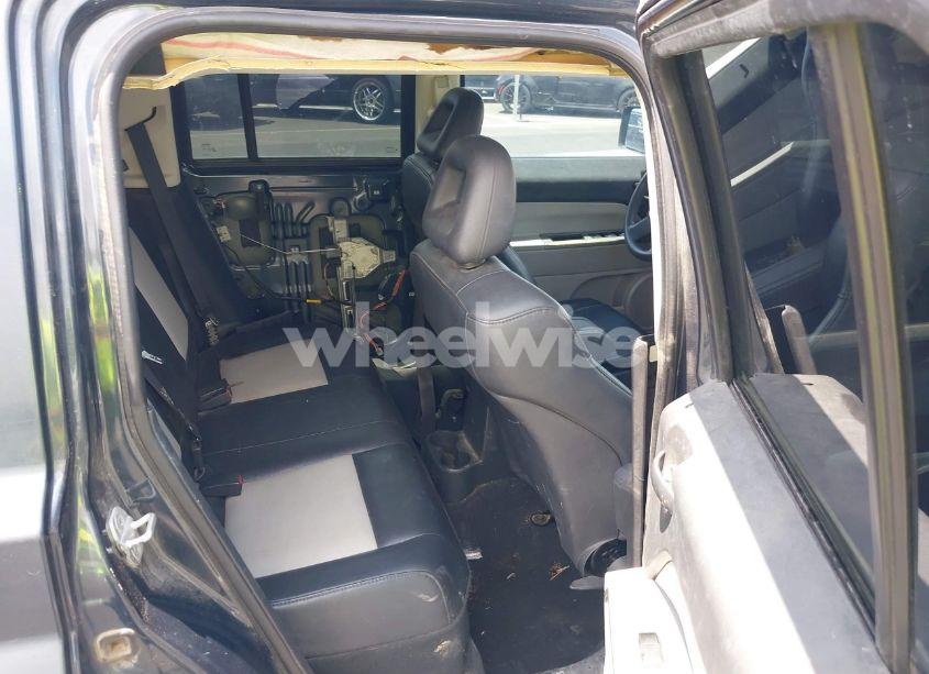 Photo 8 of 2007 Jeep Patriot SPORT (VIN 1J8FF28W77D428544)