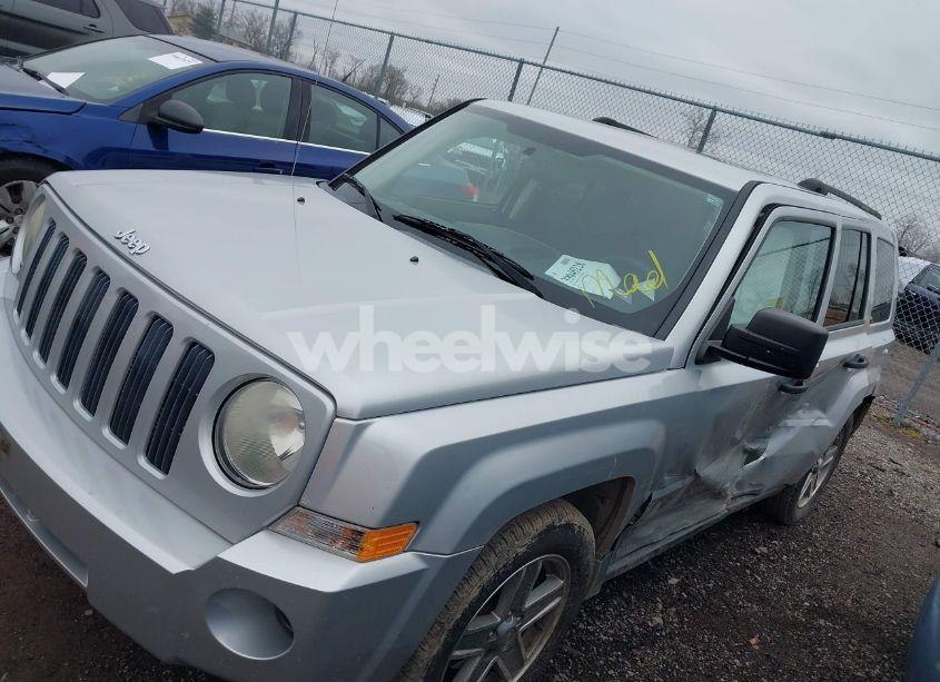 Photo 2 of 2008 Jeep Patriot SPORT (VIN 1J8FF28W78D514146)