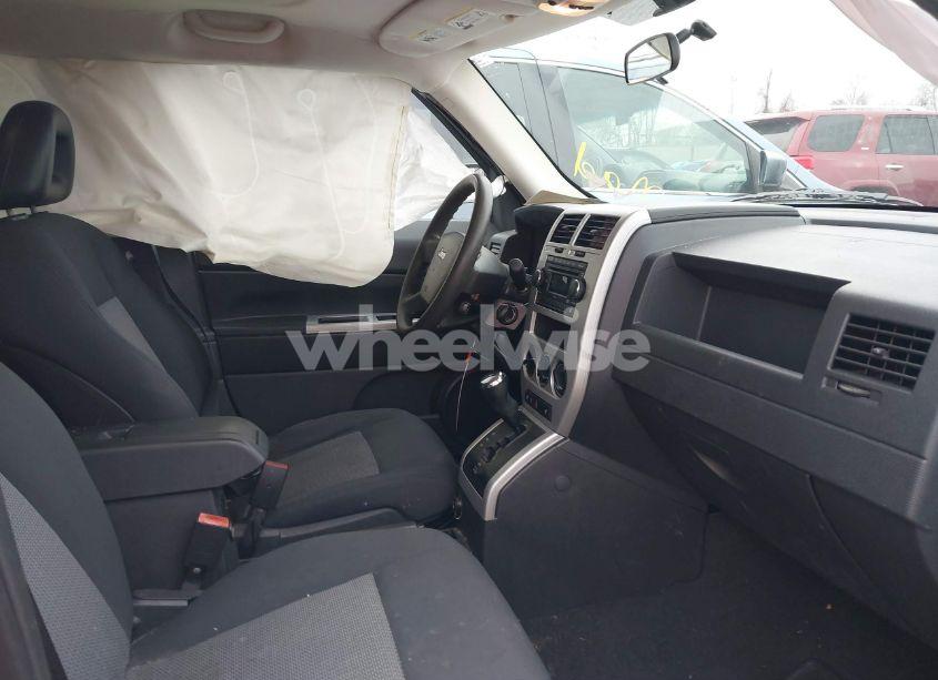 Photo 5 of 2008 Jeep Patriot SPORT (VIN 1J8FF28W78D514146)