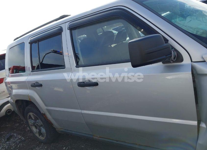 Photo 13 of 2008 Jeep Patriot SPORT (VIN 1J8FF28W78D749498)