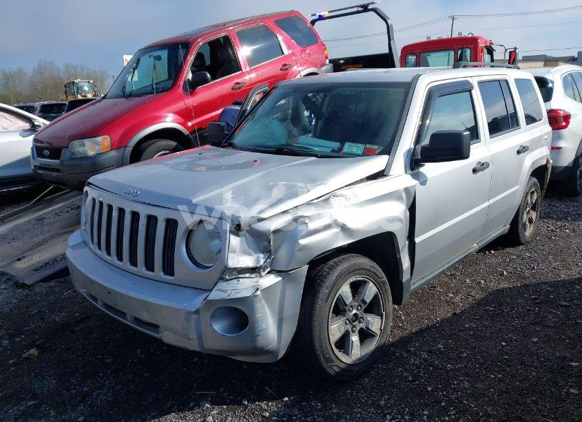 Photo 2 of 2008 Jeep Patriot SPORT (VIN 1J8FF28W78D749498)