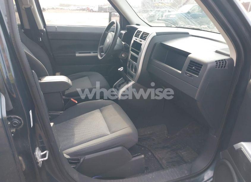 Photo 5 of 2008 Jeep Patriot SPORT (VIN 1J8FF28W88D688842)