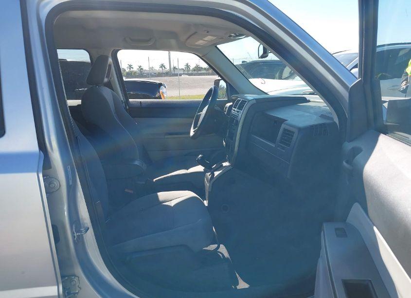 Photo 5 of 2007 Jeep Patriot SPORT (VIN 1J8FF28W97D415620)