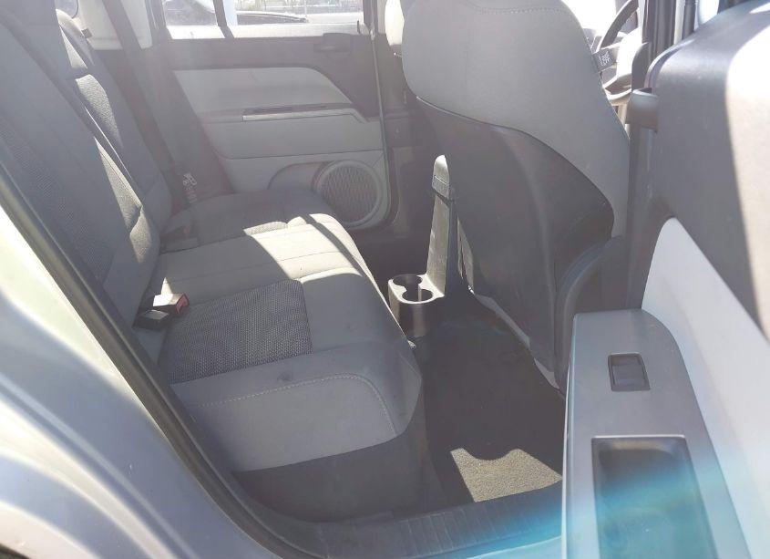 Photo 8 of 2007 Jeep Patriot SPORT (VIN 1J8FF28W97D415620)