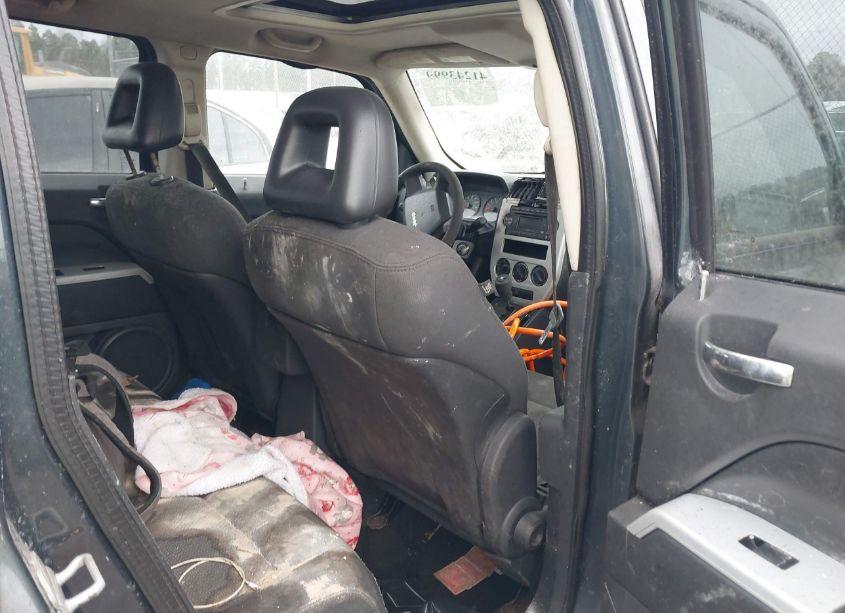 Photo 8 of 2008 Jeep Patriot SPORT (VIN 1J8FF28W98D677574)