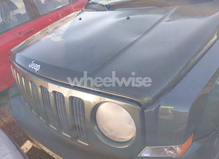 Photo 10 of 2008 Jeep Patriot SPORT (VIN 1J8FF28W98D775441)