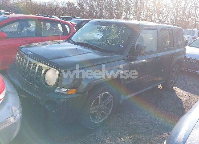 Photo 2 of 2008 Jeep Patriot SPORT (VIN 1J8FF28W98D775441)