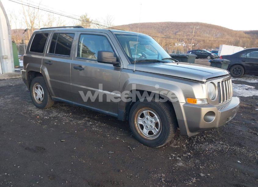 2008 Jeep Patriot SPORT (VIN 1J8FF28WX8D570095) main photo