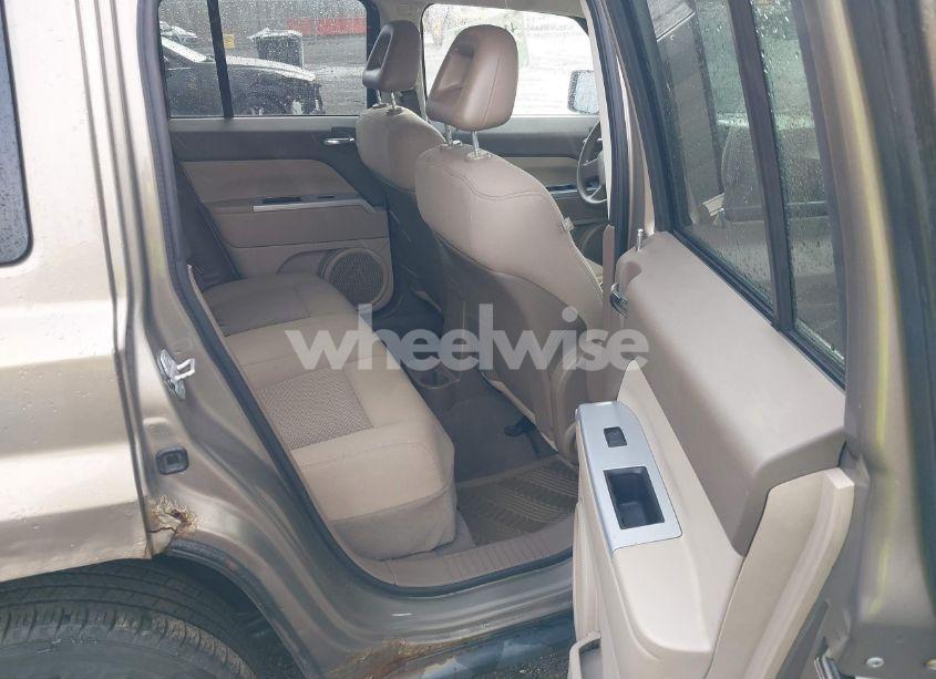 Photo 8 of 2008 Jeep Patriot SPORT (VIN 1J8FF28WX8D570095)