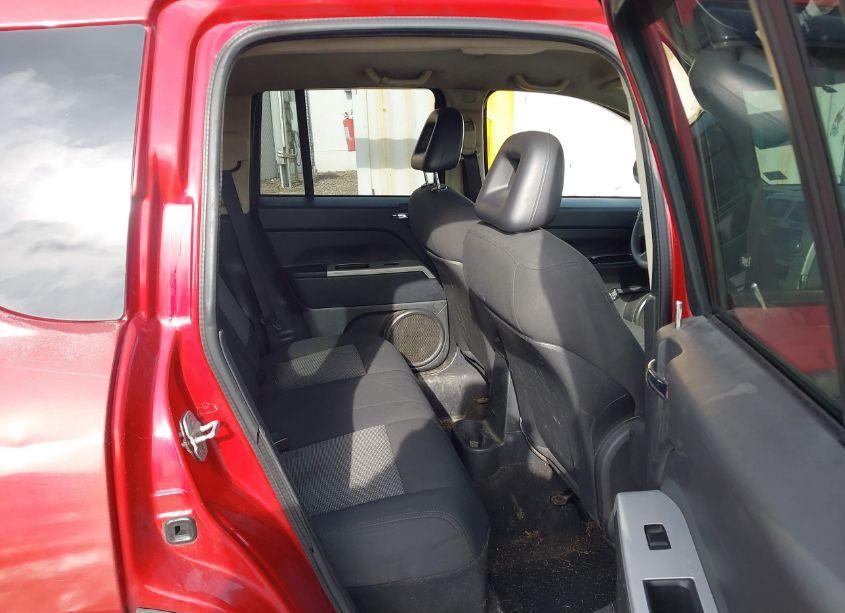 Photo 8 of 2008 Jeep Compass SPORT (VIN 1J8FF47W28D710587)