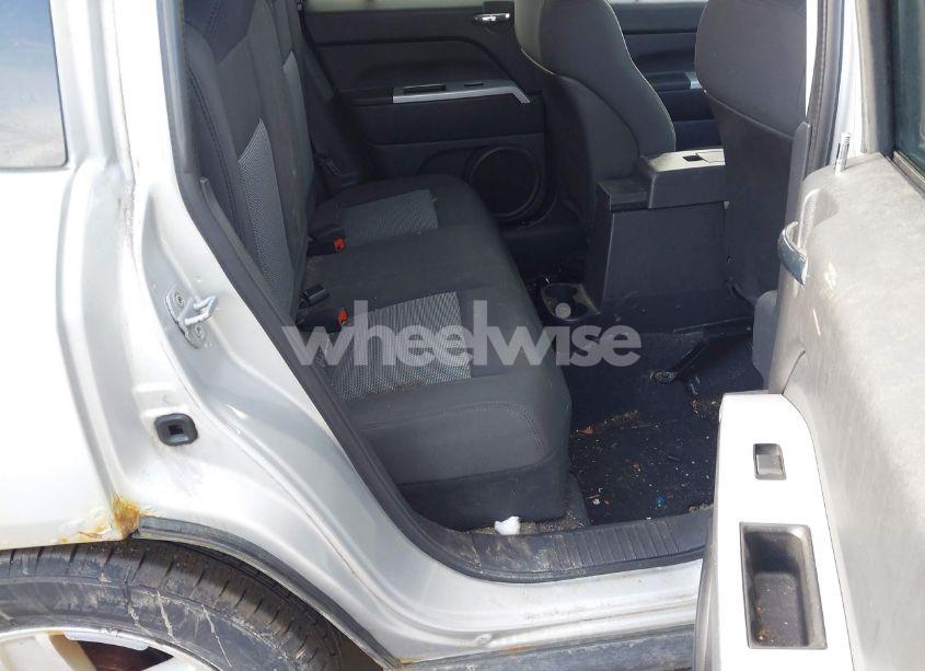 Photo 8 of 2008 Jeep Compass SPORT (VIN 1J8FF47W58D703312)