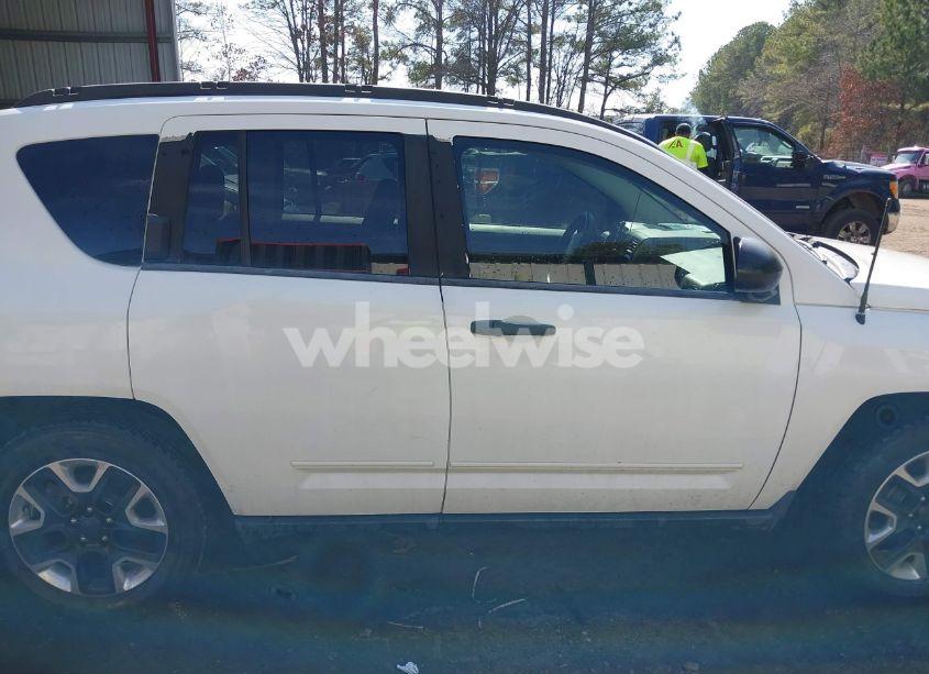 Photo 13 of 2008 Jeep Compass SPORT (VIN 1J8FF47W98D584311)