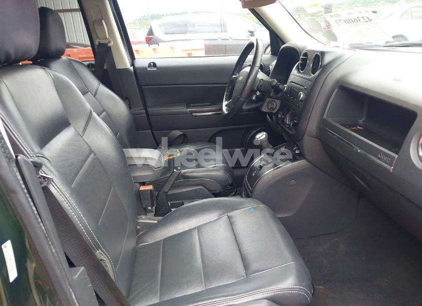 Photo 5 of 2009 Jeep Patriot LIMITED (VIN 1J8FF48BX9D192483)