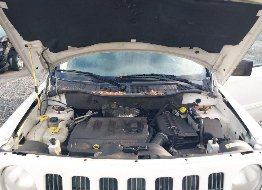 Photo 10 of 2007 Jeep Patriot LIMITED (VIN 1J8FF48W27D316472)