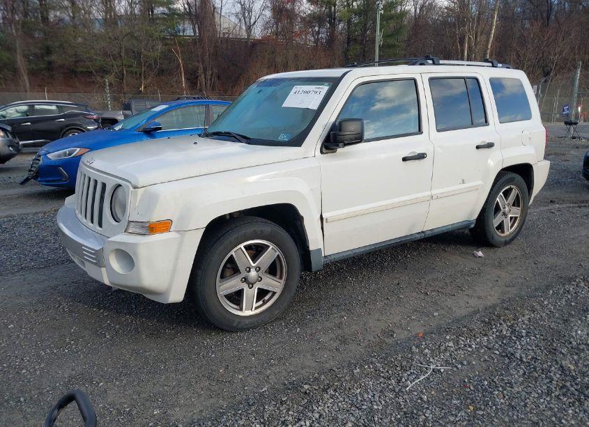 Photo 2 of 2007 Jeep Patriot LIMITED (VIN 1J8FF48W27D316472)