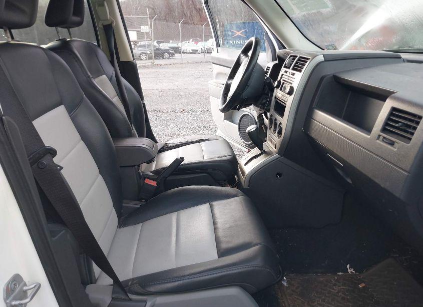 Photo 5 of 2007 Jeep Patriot LIMITED (VIN 1J8FF48W27D316472)