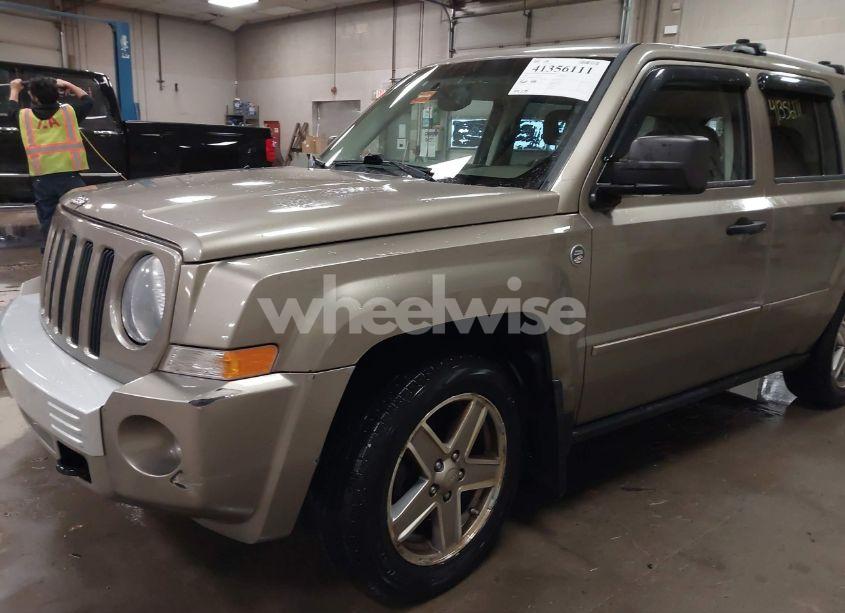 Photo 6 of 2007 Jeep Patriot LIMITED (VIN 1J8FF48W37D377328)