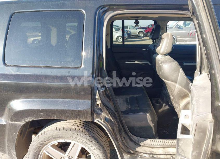 Photo 8 of 2008 Jeep Patriot LIMITED (VIN 1J8FF48WX8D575566)