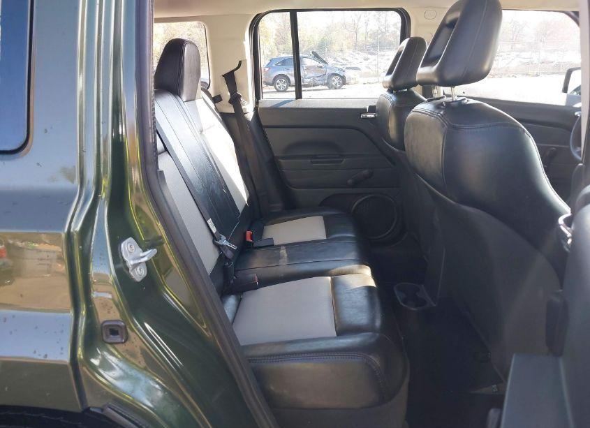 Photo 8 of 2008 Jeep Patriot SPORT (VIN 1J8FT28018D799446)