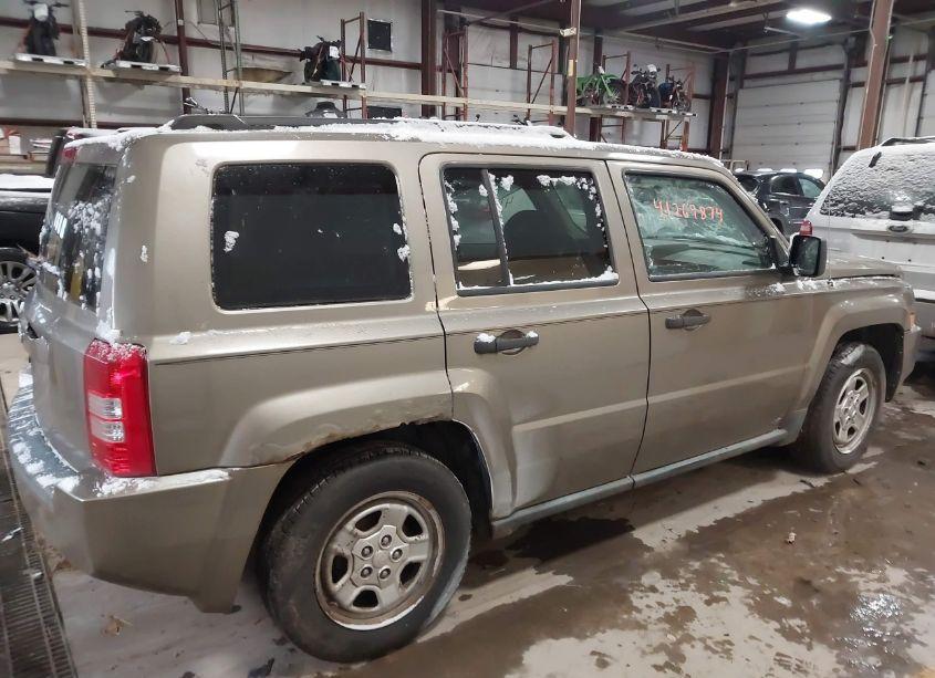 Photo 4 of 2008 Jeep Patriot SPORT (VIN 1J8FT28028D637342)