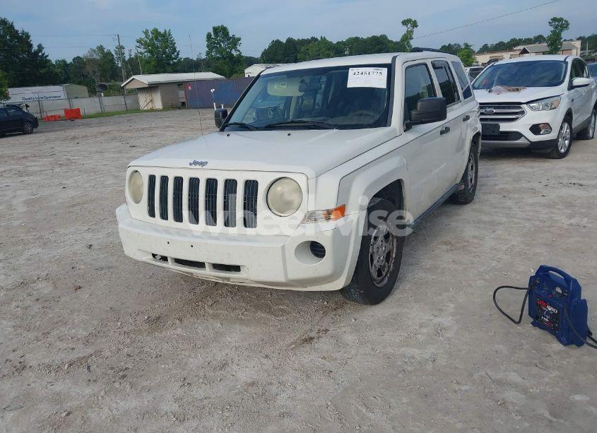 Photo 2 of 2008 Jeep Patriot SPORT (VIN 1J8FT28048D775688)