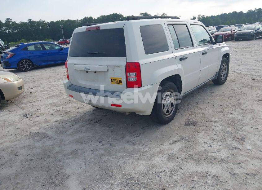 Photo 4 of 2008 Jeep Patriot SPORT (VIN 1J8FT28048D775688)
