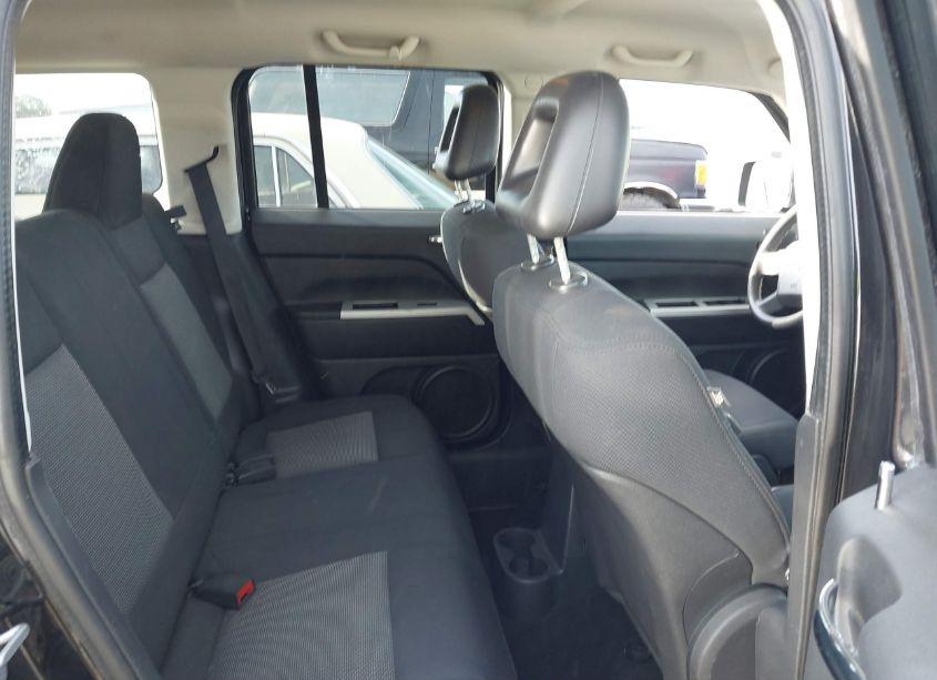 Photo 8 of 2008 Jeep Patriot SPORT (VIN 1J8FT28078D737355)