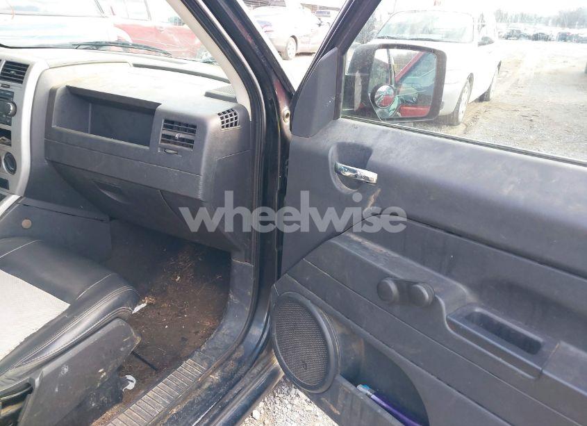 Photo 5 of 2008 Jeep Patriot SPORT (VIN 1J8FT28088D554322)