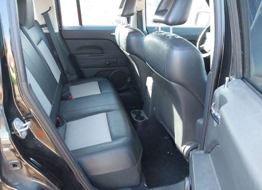 Photo 8 of 2008 Jeep Patriot SPORT (VIN 1J8FT28088D787858)