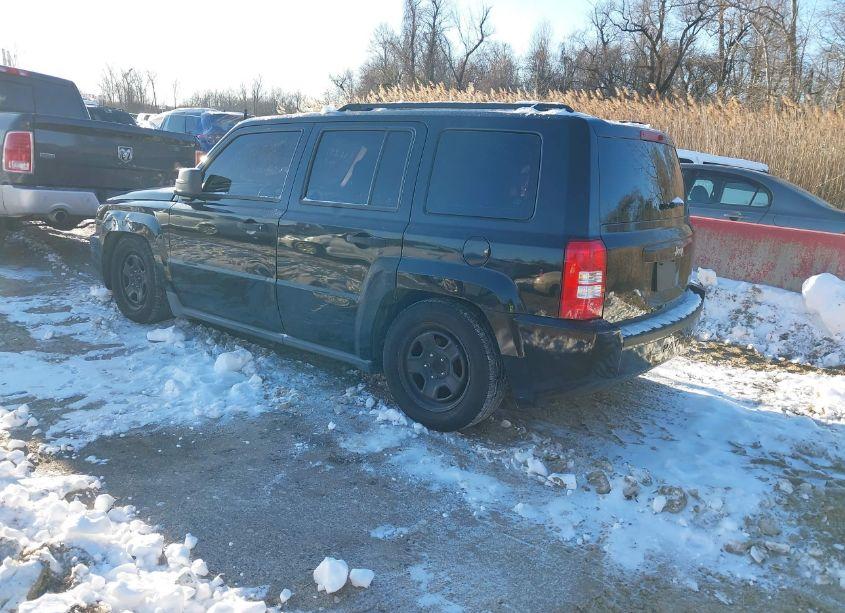 Photo 3 of 2007 Jeep Patriot SPORT (VIN 1J8FT28097D399357)