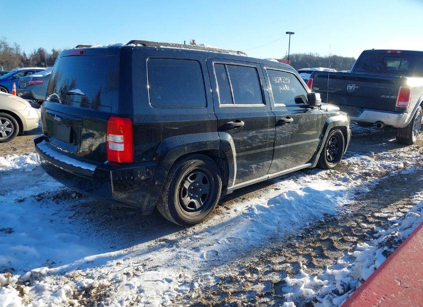 Photo 4 of 2007 Jeep Patriot SPORT (VIN 1J8FT28097D399357)