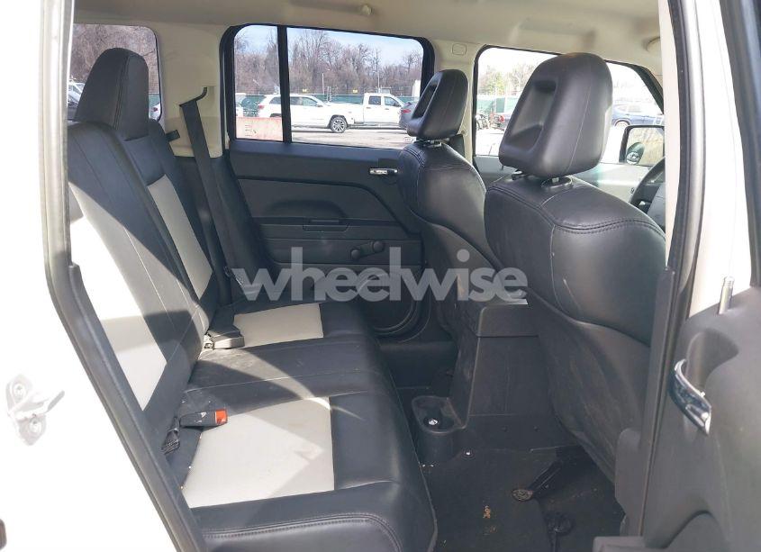 Photo 8 of 2008 Jeep Patriot SPORT (VIN 1J8FT28098D666708)
