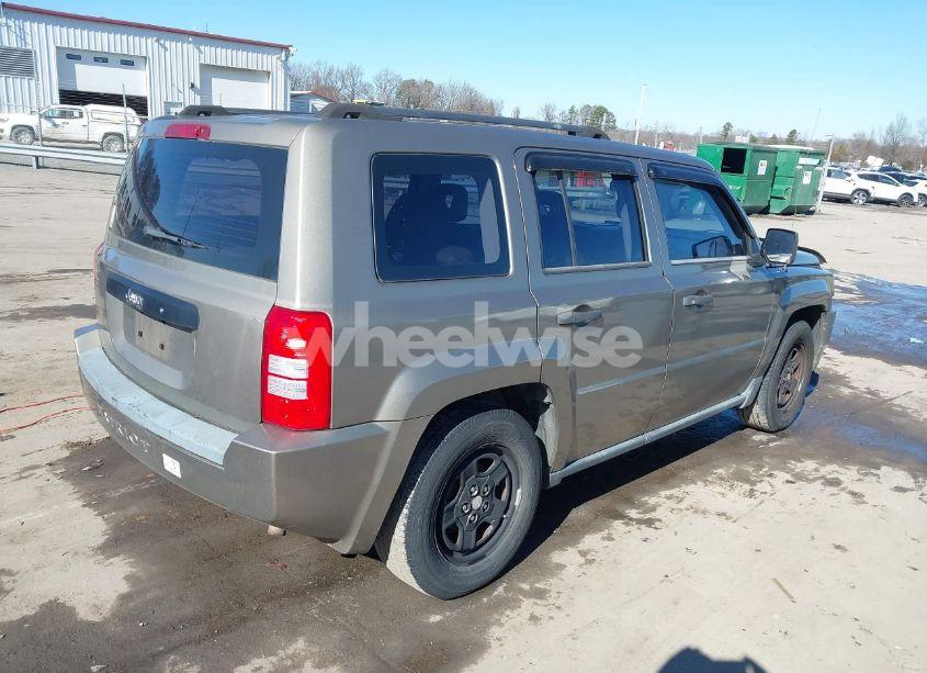 Photo 4 of 2008 Jeep Patriot SPORT (VIN 1J8FT28098D705376)