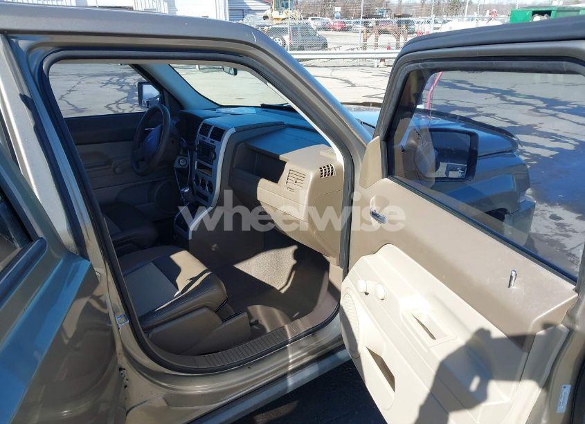 Photo 5 of 2008 Jeep Patriot SPORT (VIN 1J8FT28098D705376)
