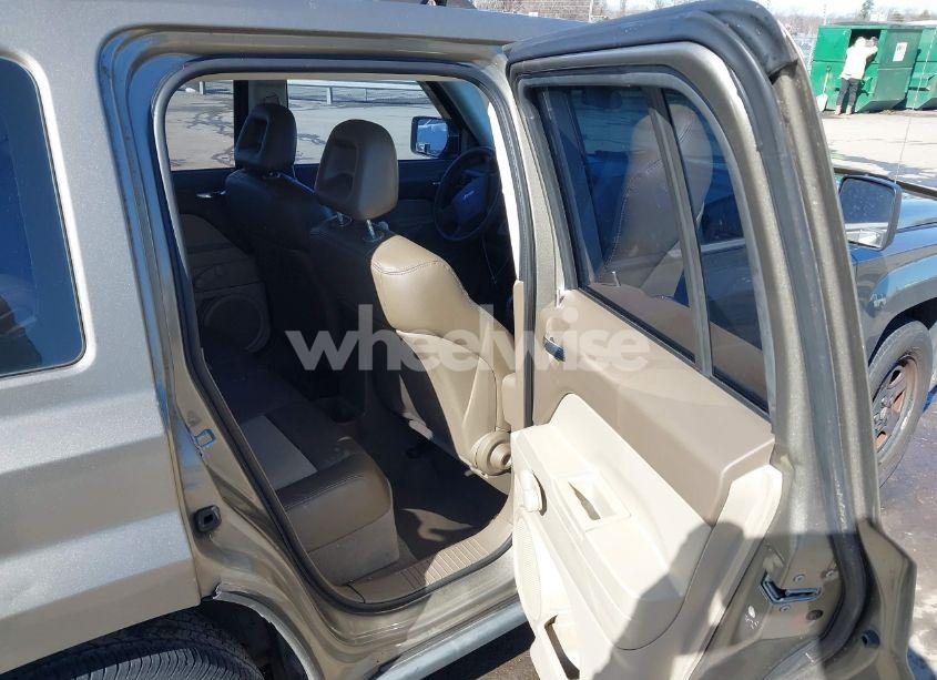 Photo 8 of 2008 Jeep Patriot SPORT (VIN 1J8FT28098D705376)