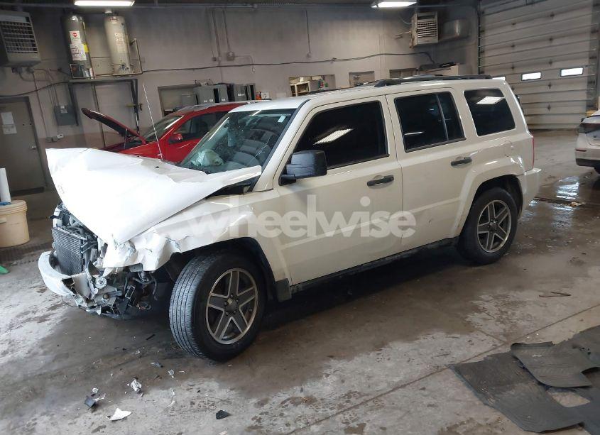 Photo 2 of 2009 Jeep Patriot SPORT (VIN 1J8FT28B39D194976)