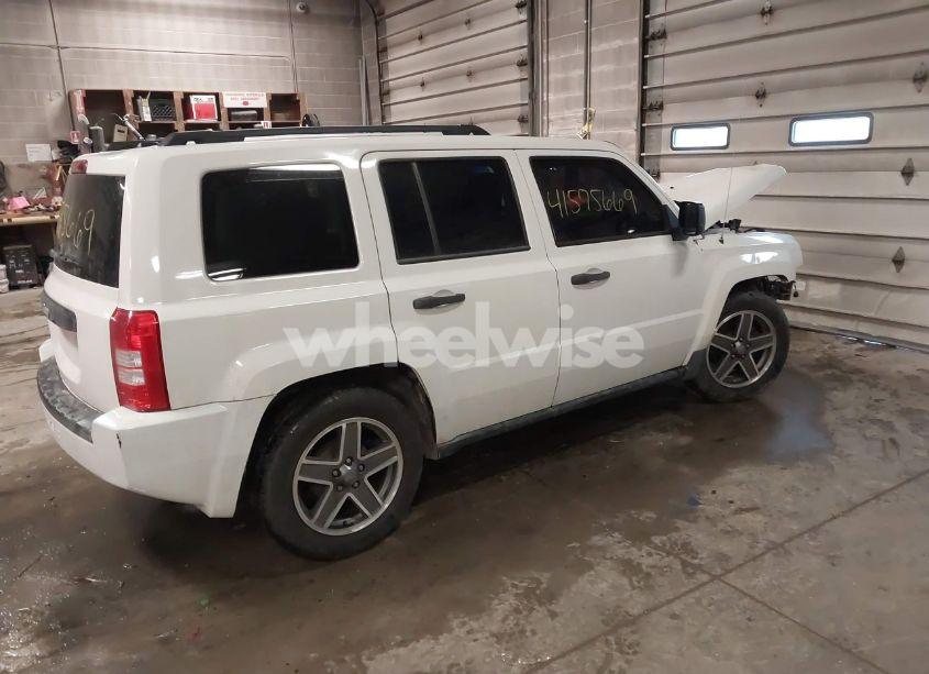 Photo 4 of 2009 Jeep Patriot SPORT (VIN 1J8FT28B39D194976)