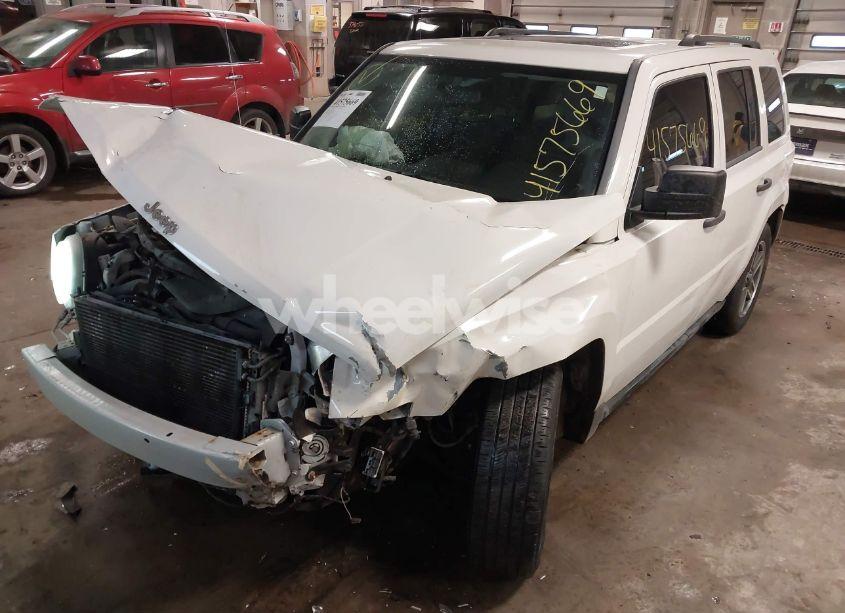 Photo 6 of 2009 Jeep Patriot SPORT (VIN 1J8FT28B39D194976)